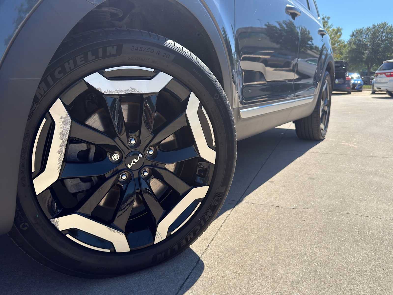 Used 2023 Kia Telluride S w/ S Sunroof Package FWD image 4
