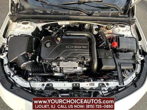 Used 2018 Chevrolet Malibu LT image 25
