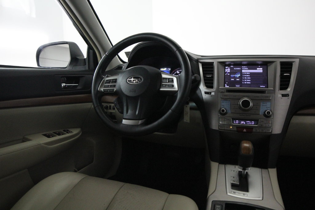 Used 2014 Subaru Outback 2.5i Limited AWD/4WD image 10