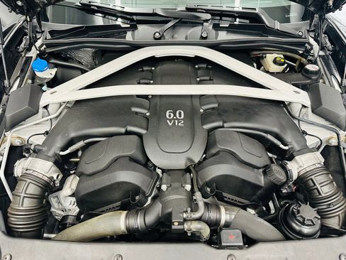 Used 2018 Aston Martin Vanquish S RWD image 19