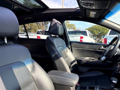 Used 2020 Kia Sportage S w/ S Sunroof Package image 8