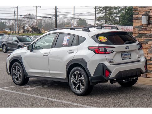 Used 2024 Subaru Crosstrek 2.0i Premium image 5
