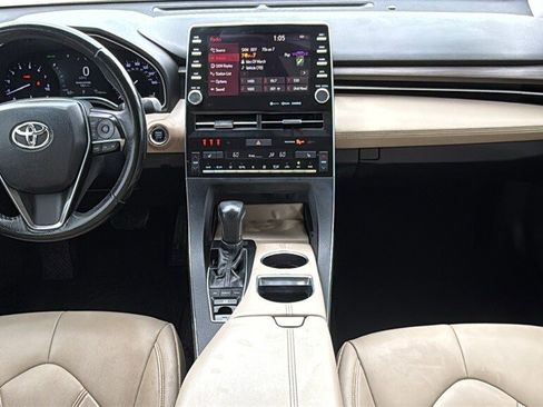 Used 2019 Toyota Avalon XLE image 17