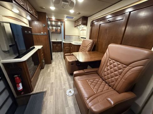 Used 2017 Mercedes-Benz Sprinter 3500 image 78