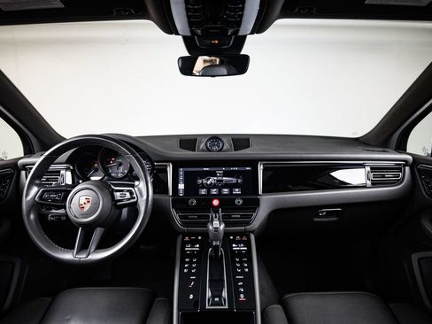 Certified 2024 Porsche Macan AWD/4WD image 25
