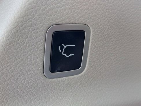 Used 2022 Chrysler Pacifica Touring-L image 33