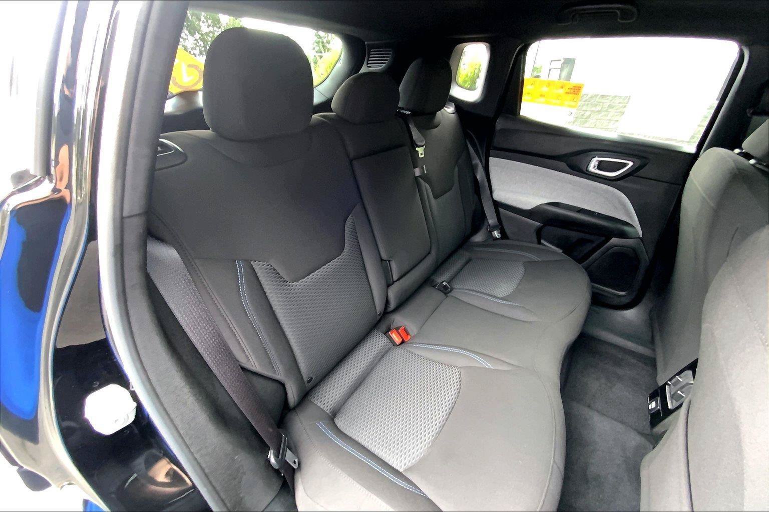 Used 2025 Jeep Compass Sport AWD/4WD image 27