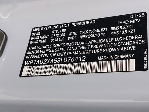 Used 2025 Porsche Macan Electric RWD image 37