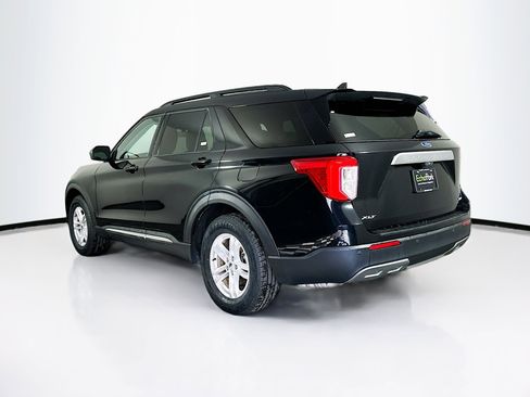 Used 2023 Ford Explorer XLT w/ Equipment Group 202A image 5