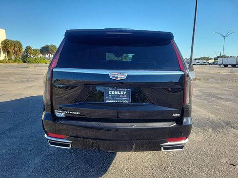 Used 2022 Cadillac Escalade ESV Premium Luxury image 7