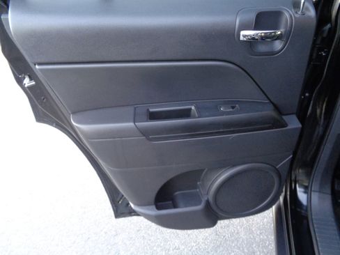 Used 2017 Jeep Patriot High Altitude image 22