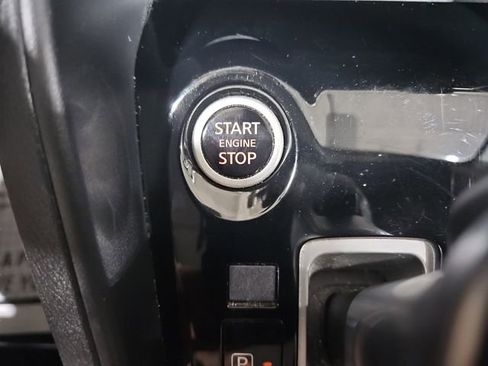 Used 2024 Nissan Versa SR image 25