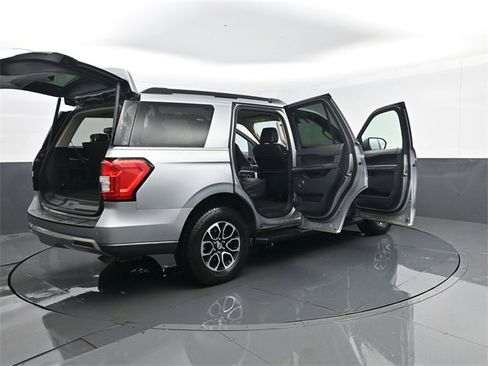 Used 2024 Ford Expedition XLT image 33