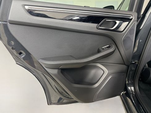 Used 2024 Porsche Macan image 26