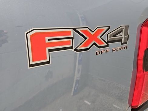 Used 2023 Ford F250 Lariat w/ Lariat Ultimate Package AWD/4WD image 31