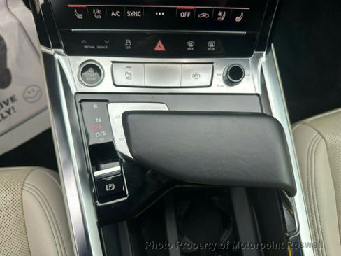 Used 2021 Audi e-tron Premium Plus w/ Premium Plus Package image 17