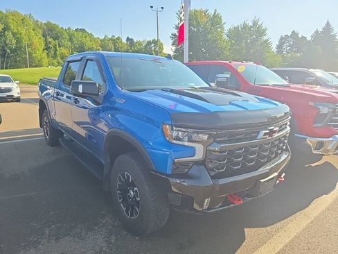 Used 2022 Chevrolet Silverado 1500 ZR2 w/ Technology Package AWD/4WD image 4