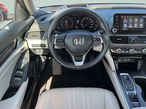 Used 2021 Honda Accord Touring image 11
