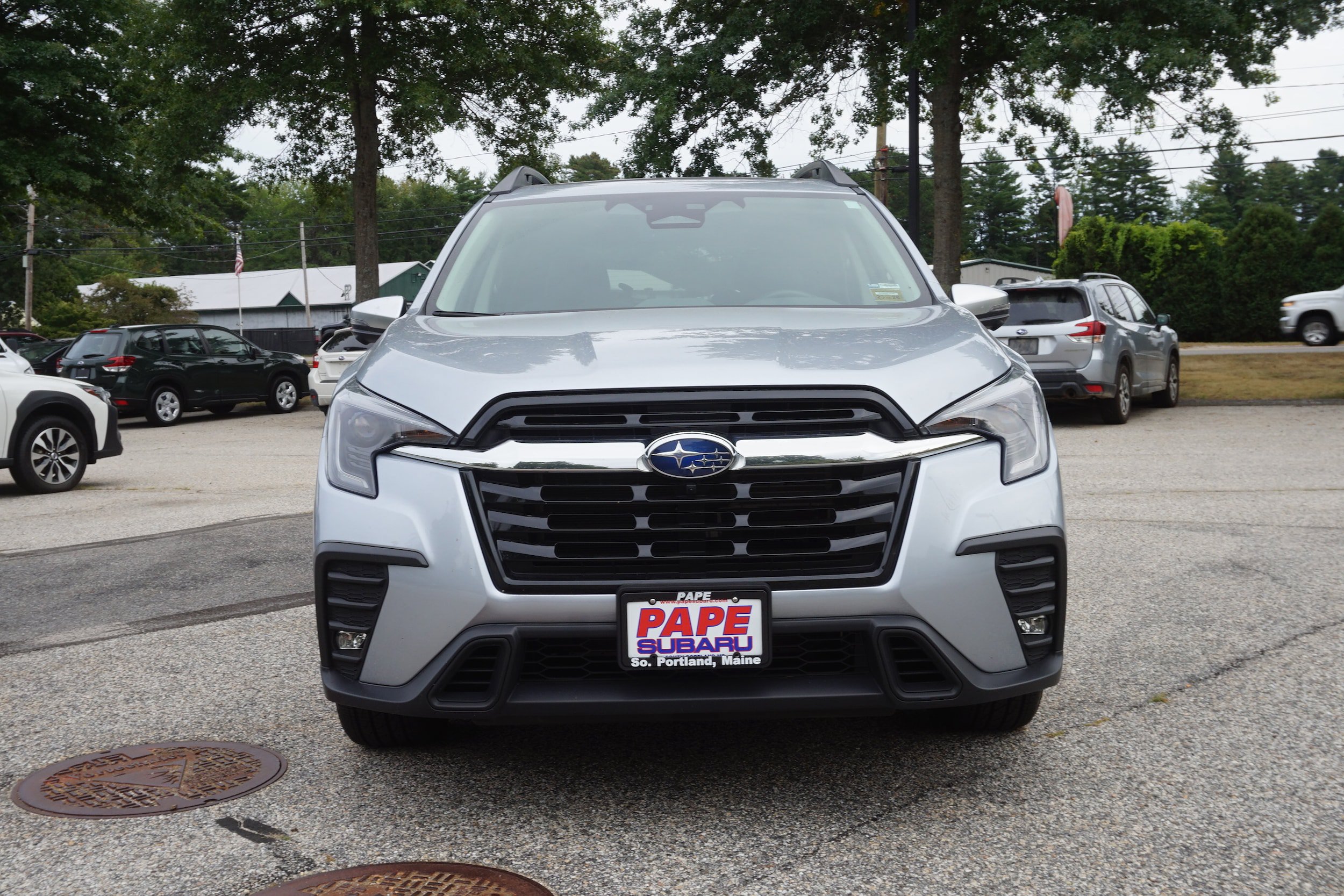 Used 2023 Subaru Ascent Limited w/ Technology Package AWD/4WD image 2