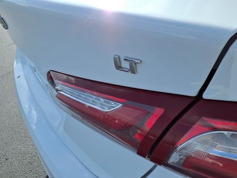 Used 2022 Chevrolet Malibu LT image 25