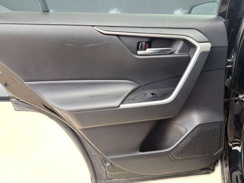 Used 2020 Toyota RAV4 XLE Premium FWD image 26