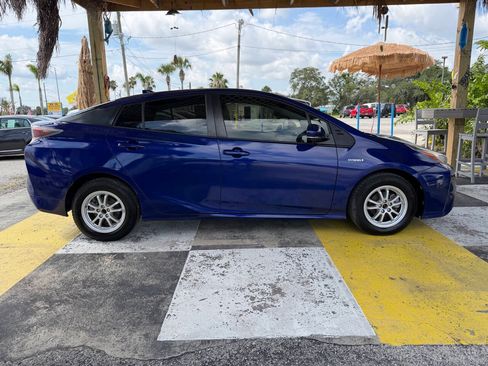 Used 2016 Toyota Prius Two FWD image 4