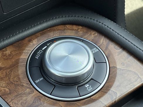 Used 2024 Nissan Armada SL image 42