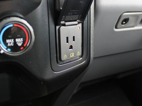 Used 2025 Ford F350 XLT AWD/4WD image 36