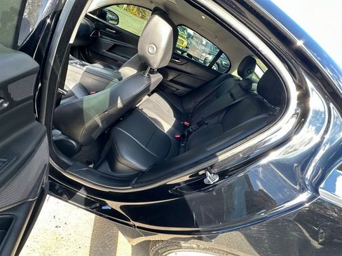 Used 2018 Jaguar XE Premium image 29