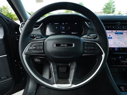 Used 2023 Jeep Grand Cherokee L Limited w/ Luxury Tech Group II AWD/4WD image 11