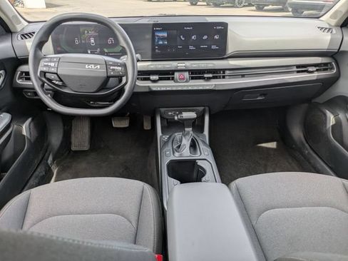 Used 2025 Kia K4 FWD image 17