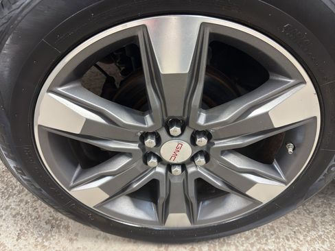 Used 2018 GMC Acadia SLT image 35