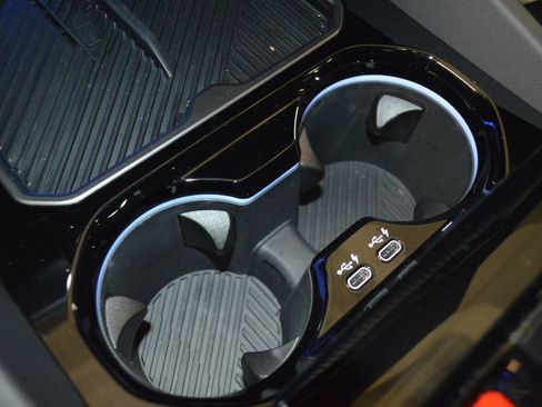 Used 2025 BMW M5 w/ Carbon Package image 34