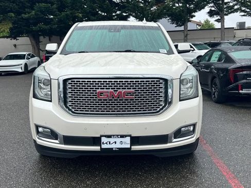 Used 2015 GMC Yukon Denali w/ Premium Package AWD/4WD image 4