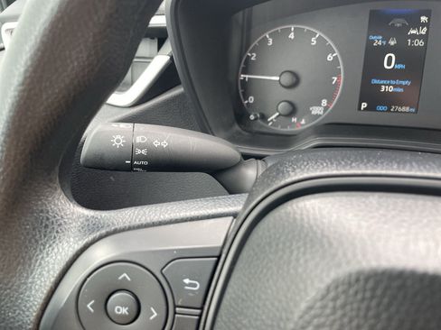 Used 2025 Toyota Corolla LE image 18