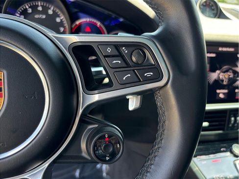 Used 2021 Porsche Cayenne GTS w/ Premium Package image 32