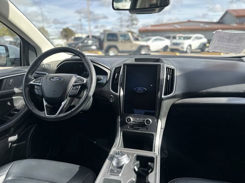 Used 2024 Ford Edge SEL image 17