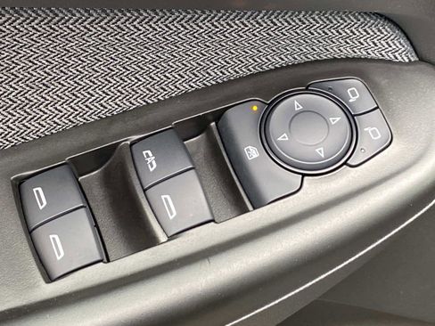 Used 2024 Chevrolet TrailBlazer LT w/ Driver Confidence Package image 28