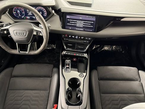 Used 2024 Audi e-tron GT Prestige image 12