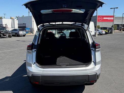 Used 2024 Nissan Rogue S FWD image 7