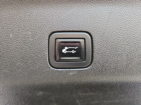 Used 2021 GMC Yukon SLT w/ SLT Premium Package RWD image 25