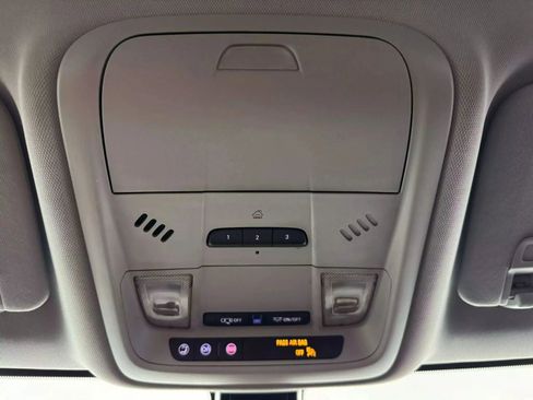 Used 2020 Chevrolet Blazer LT FWD image 28