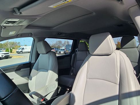 Used 2019 Honda Odyssey EX-L image 21