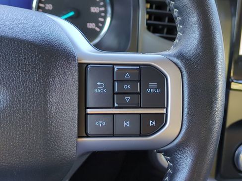 Used 2024 Ford Expedition XLT image 27