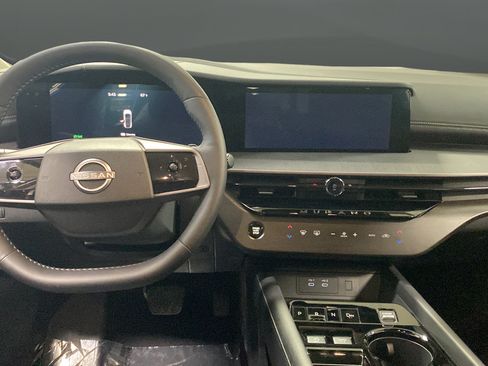 Used 2025 Nissan Murano SV AWD/4WD image 11