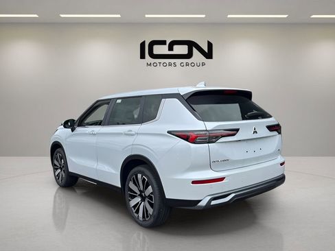 New 2026 Mitsubishi Outlander SE AWD/4WD image 3