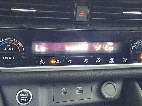 Used 2023 Nissan Rogue SL image 37