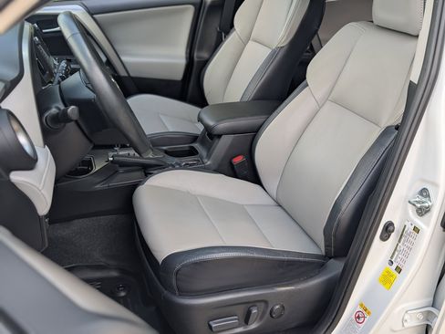 Used 2018 Toyota RAV4 Platinum FWD image 17