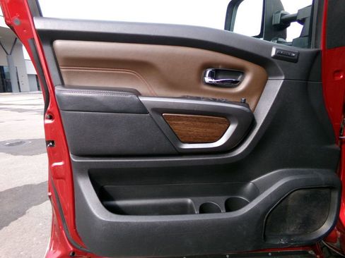 Used 2017 Nissan Titan Platinum Reserve image 9