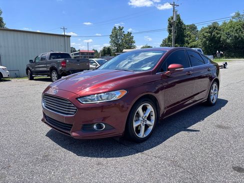 Used 2016 Ford Fusion SE FWD image 7